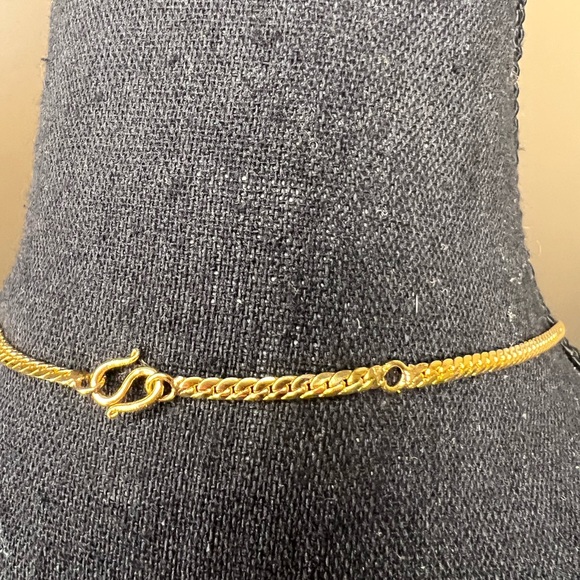 Beautiful Formal Necklace and Earring Set - Picture 6 of 10